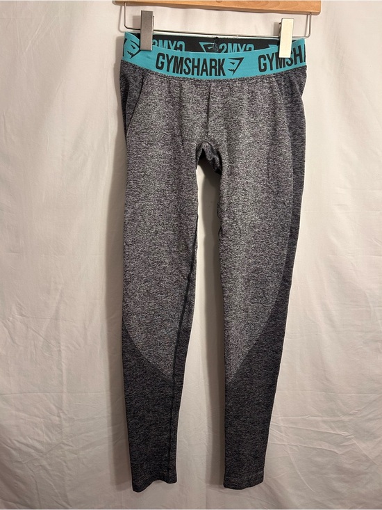 Gymshark Pants - Gymshark Grey Seamless Leggings with Teal Logo Waistband
